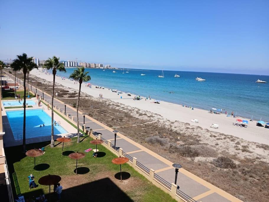 En La Manga A Pie Del Mar Mediterraneo *